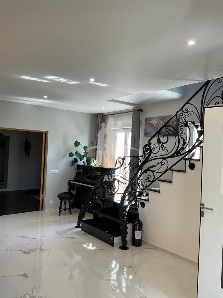 Maison à vendre  - 8 pièce(s) - 160m2 - Le Blanc Mesnil (93150)