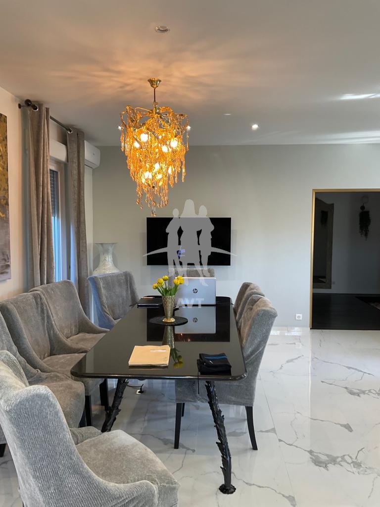 Maison à vendre  - 8 pièce(s) - 160m2 - Le Blanc Mesnil (93150)