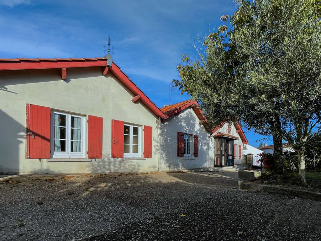 PONS - A quelques minutes du centre-ville