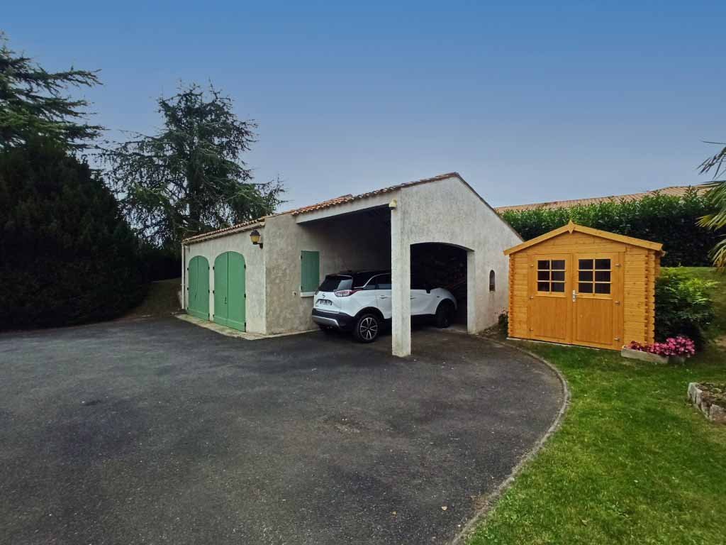 Maison à vendre  - 6 pièce(s) - 113m2 - Pons (17800)