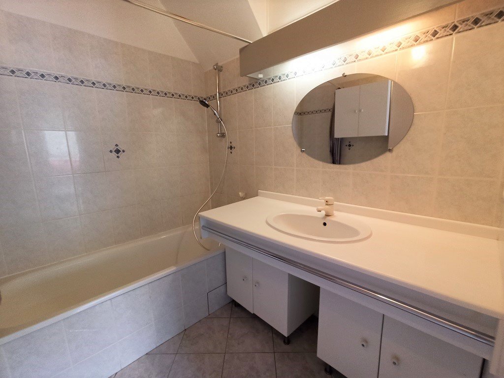 Duplex à vendre  - 3 pièce(s) - 70.92m2 - Saintes (17100)