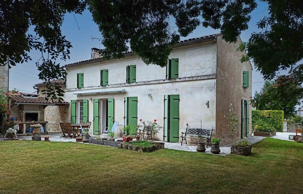 Maison à vendre  - 6 pièce(s) - 190m2 - Pons (17800)