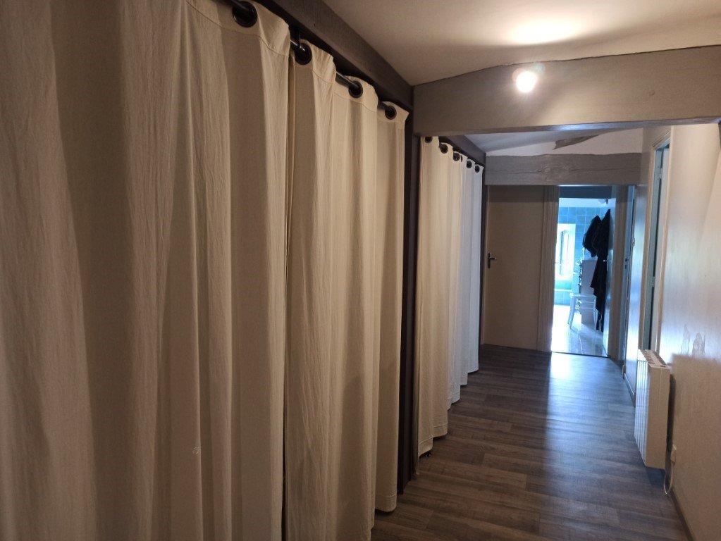 Maison à vendre  - 6 pièce(s) - 190m2 - Pons (17800)