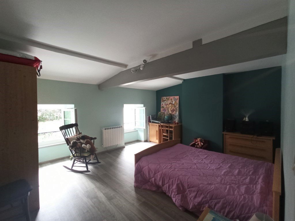 Maison à vendre  - 6 pièce(s) - 190m2 - Pons (17800)