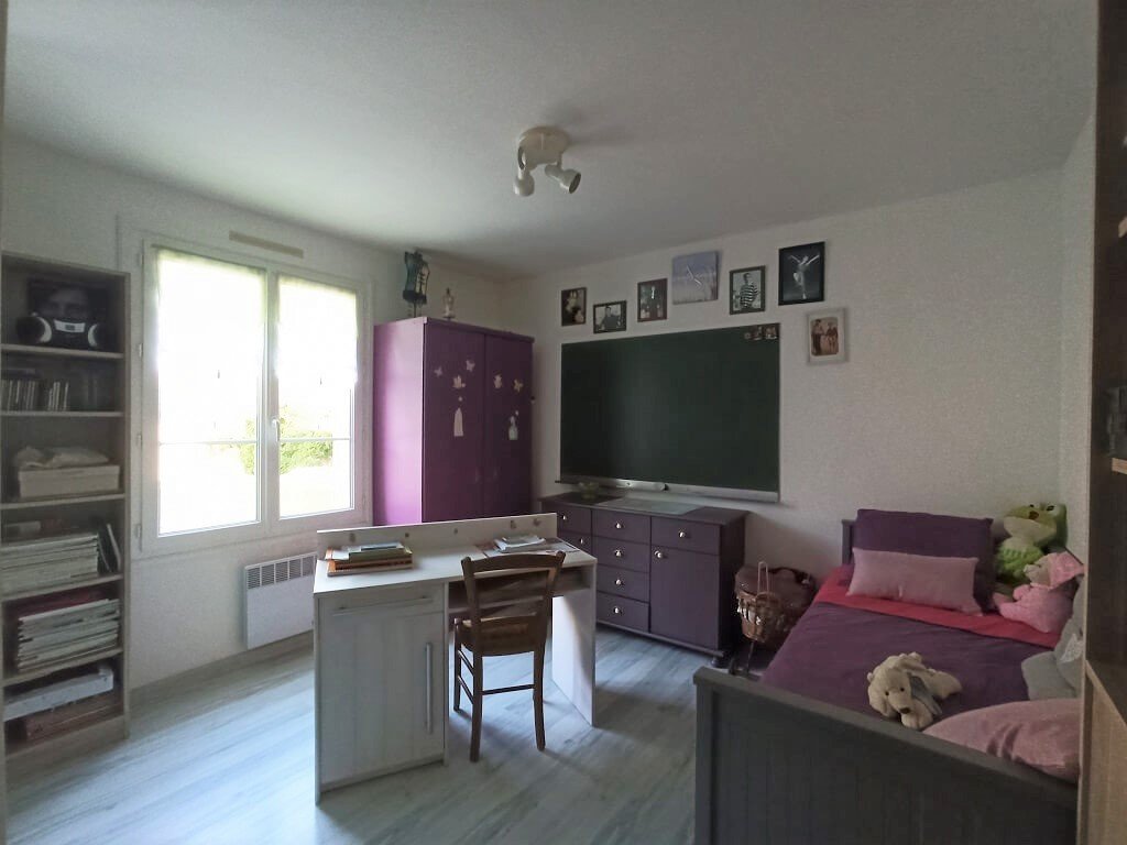 Maison à vendre  - 7 pièce(s) - 156m2 - Pons (17800)