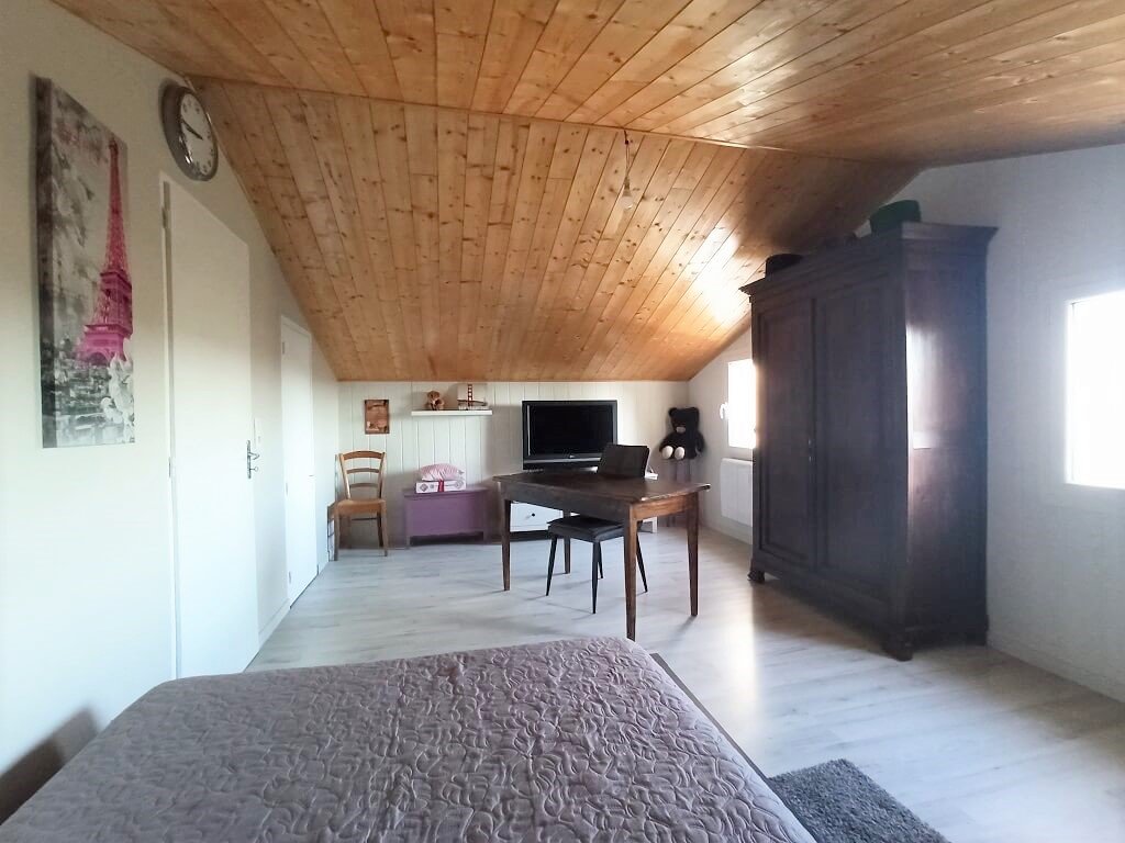 Maison à vendre  - 7 pièce(s) - 156m2 - Pons (17800)