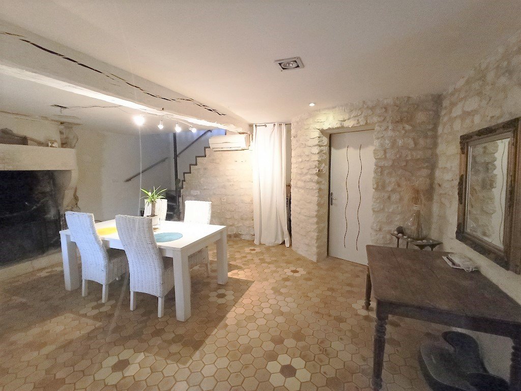 Maison à vendre  - 7 pièce(s) - 217m2 - Berneuil (17460)