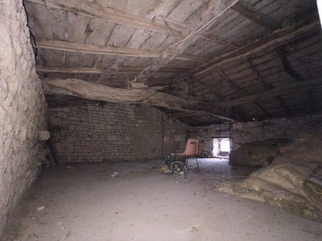 Maison à vendre  - 7 pièce(s) - 217m2 - Berneuil (17460)