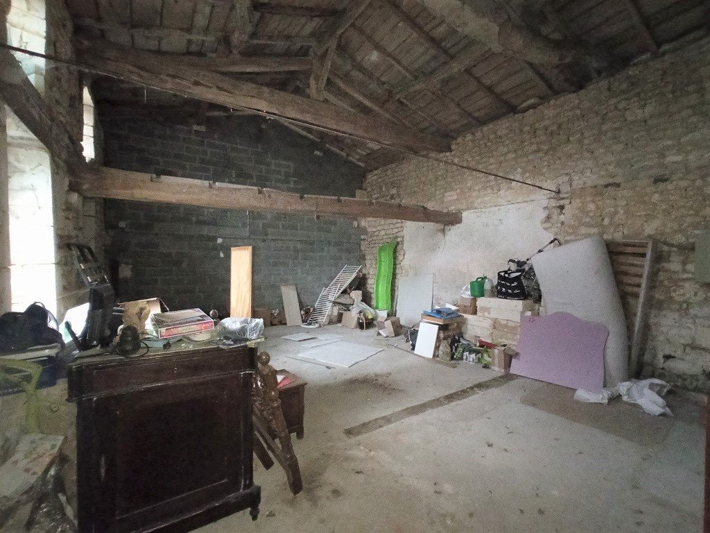 Maison à vendre  - 7 pièce(s) - 217m2 - Berneuil (17460)