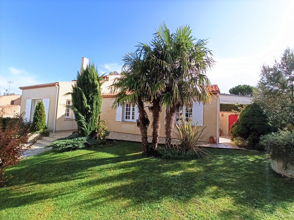 Maison à vendre  - 6 pièce(s) - 188m2 - Pons (17800)