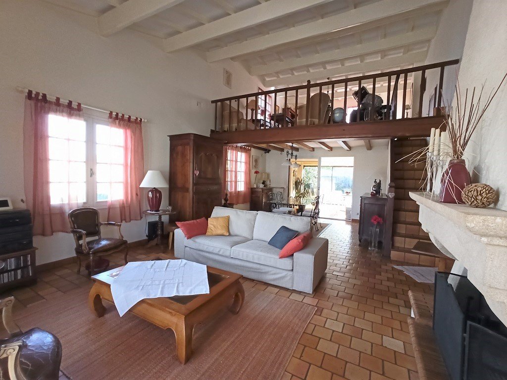 Maison à vendre  - 6 pièce(s) - 188m2 - Pons (17800)