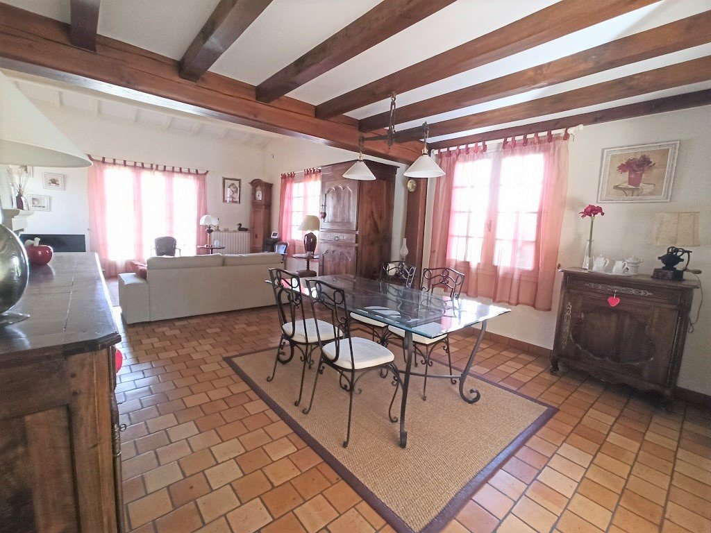 Maison à vendre  - 6 pièce(s) - 188m2 - Pons (17800)