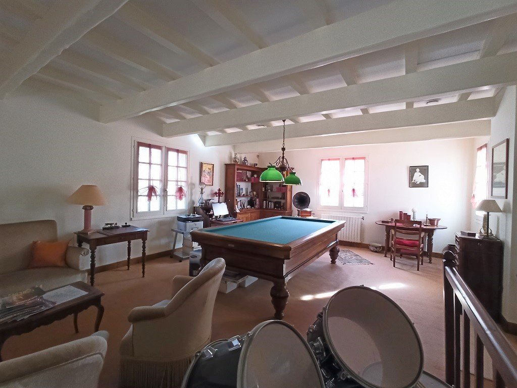 Maison à vendre  - 6 pièce(s) - 188m2 - Pons (17800)