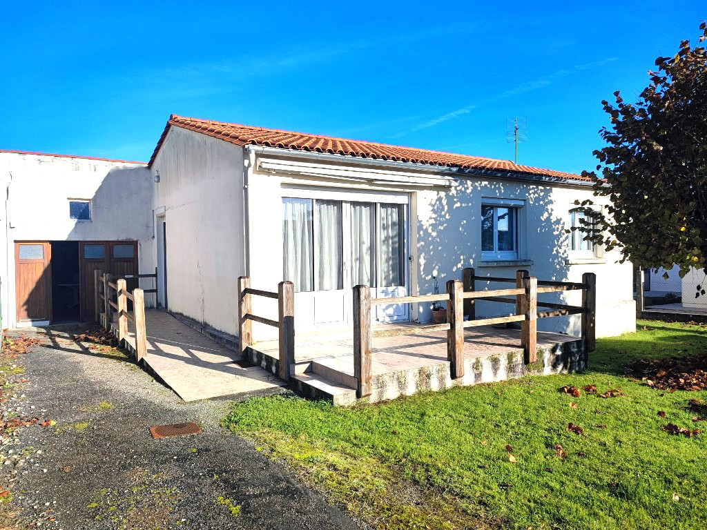 Maison à vendre  - 4 pièce(s) - 67.5m2 - Pons (17800)