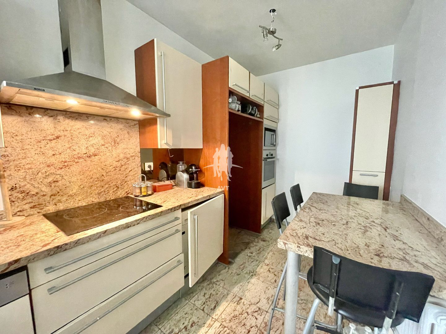 Appartement ancien à vendre  - 4 pièce(s) - 90.82m2 - Paris (75011)