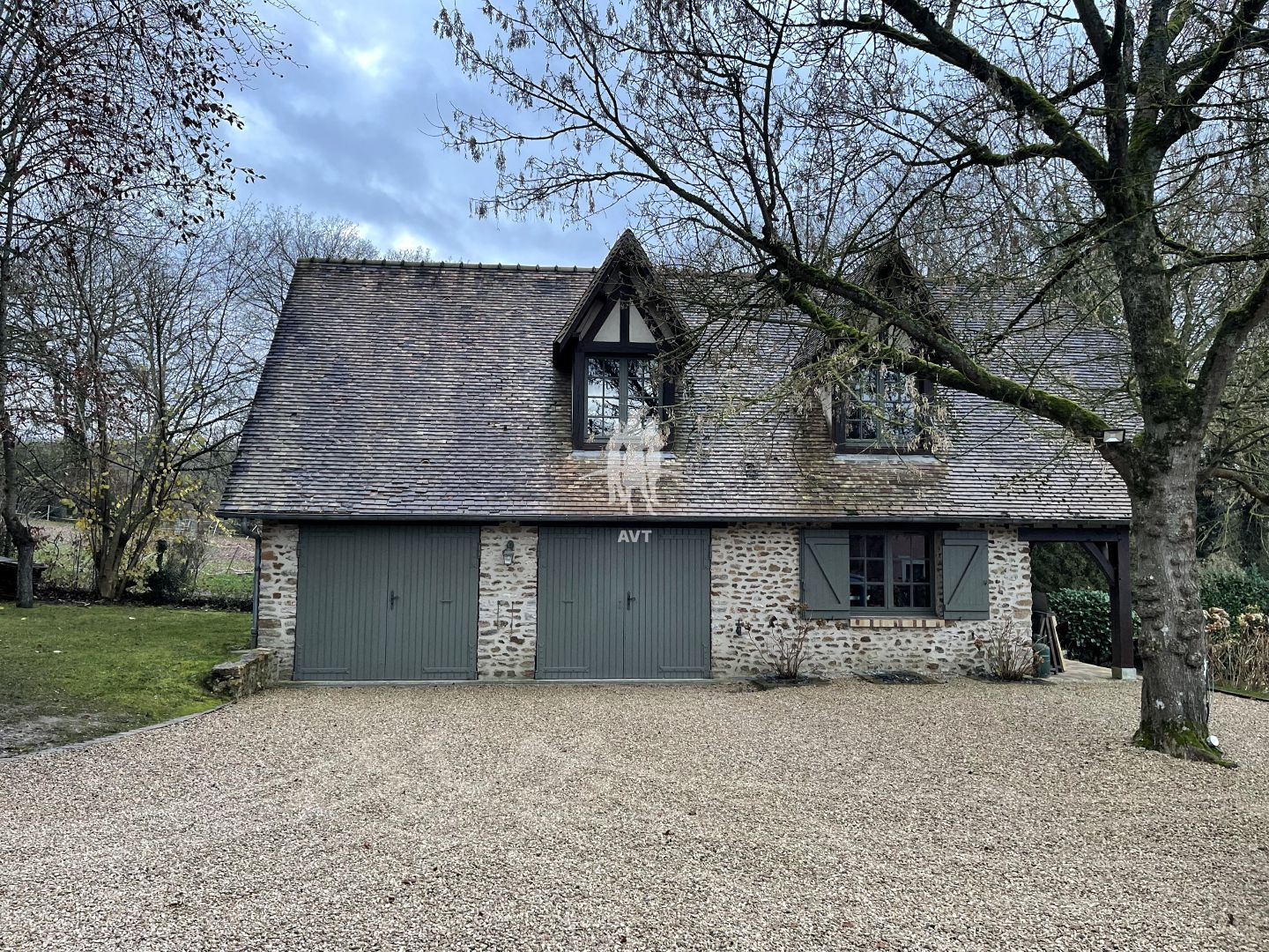 Propriété à vendre  - 10 pièce(s) - 311m2 - Douains (27120)