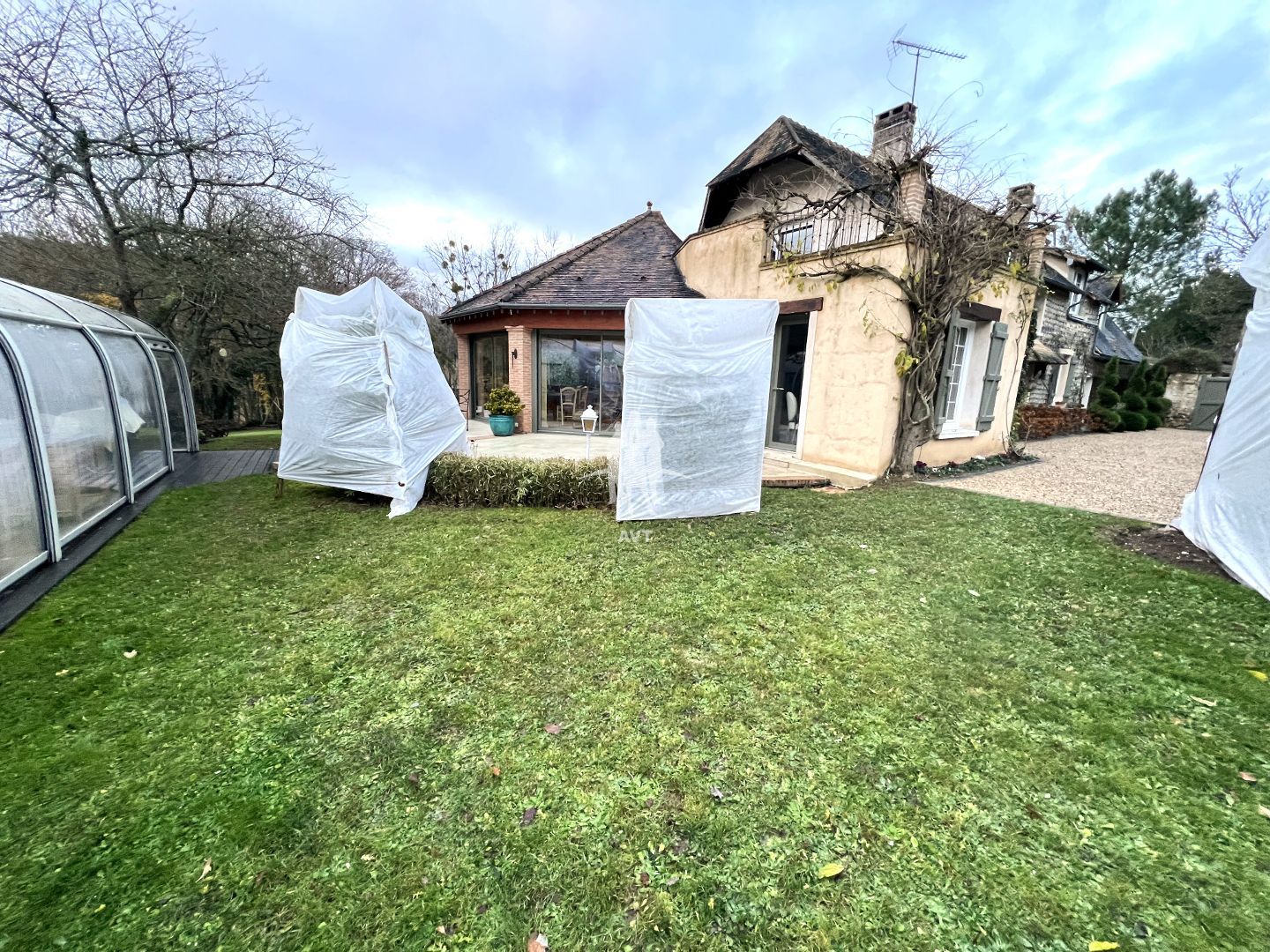 Propriété à vendre  - 10 pièce(s) - 311m2 - Douains (27120)