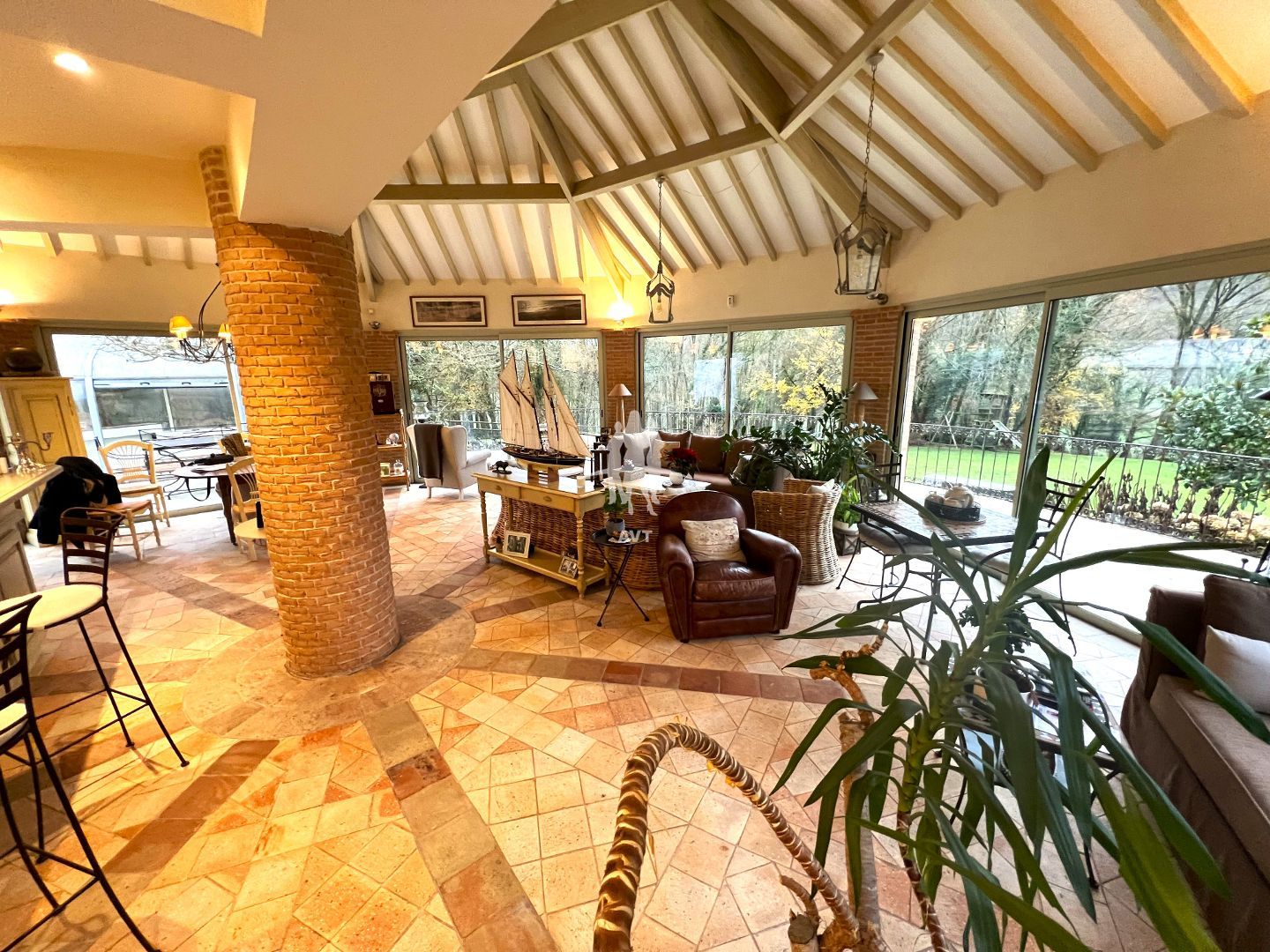 Propriété à vendre  - 10 pièce(s) - 311m2 - Douains (27120)