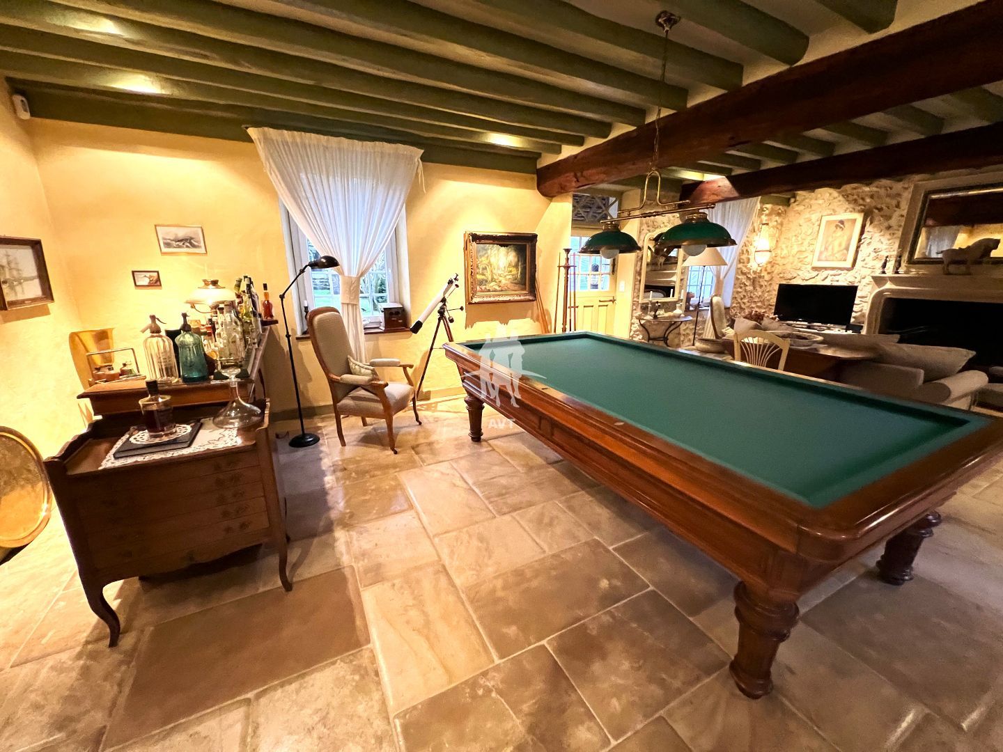 Propriété à vendre  - 10 pièce(s) - 311m2 - Douains (27120)