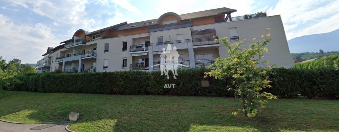 T3 récent avec cave et garage