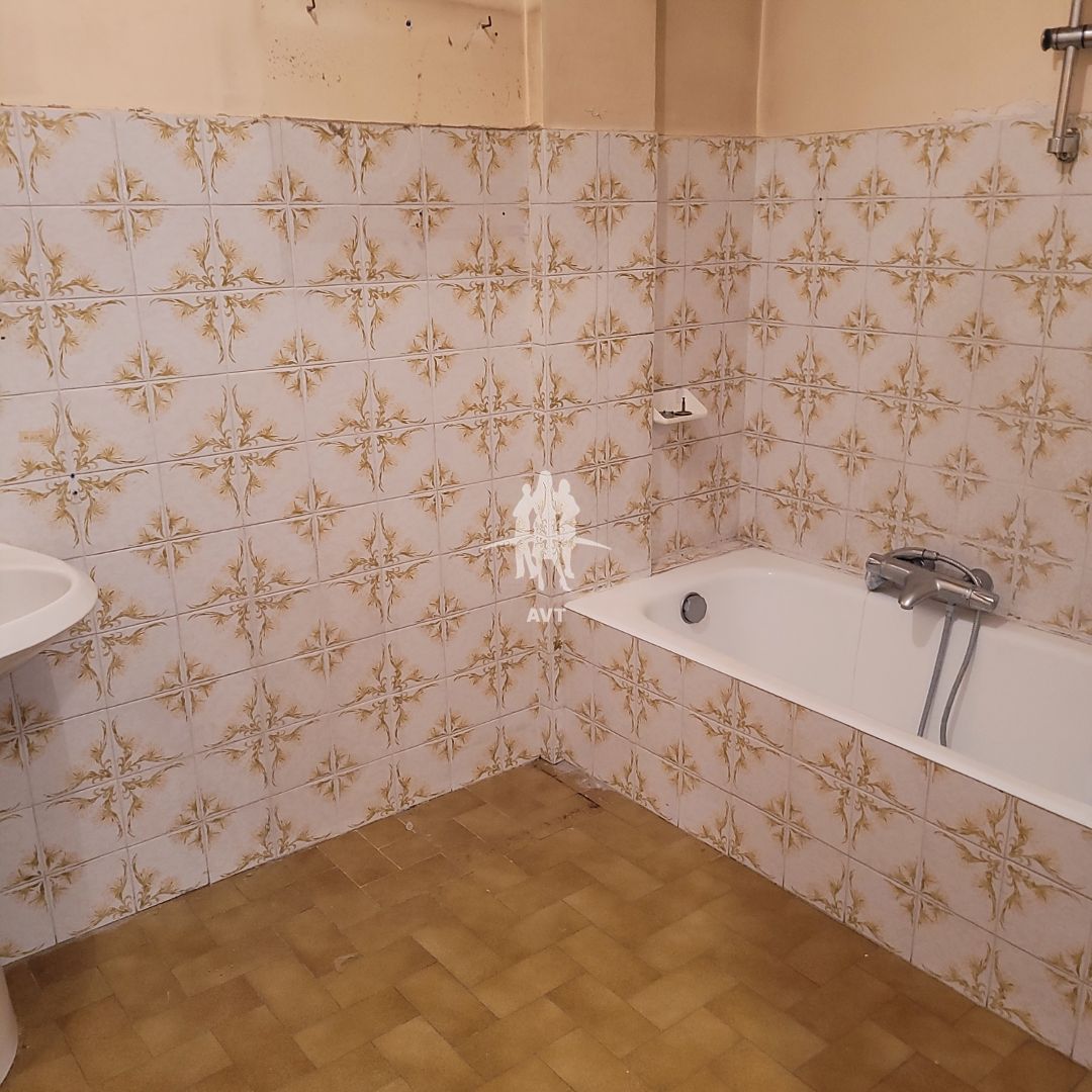 Appartement à vendre  - 3 pièce(s) - 88m2 - Saint-laurent-du-var (06700)