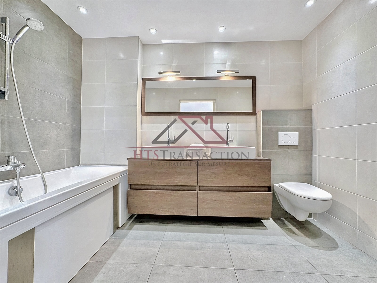 Appartement à vendre  - 5 pièce(s) - 110m2 - Viry (74580)