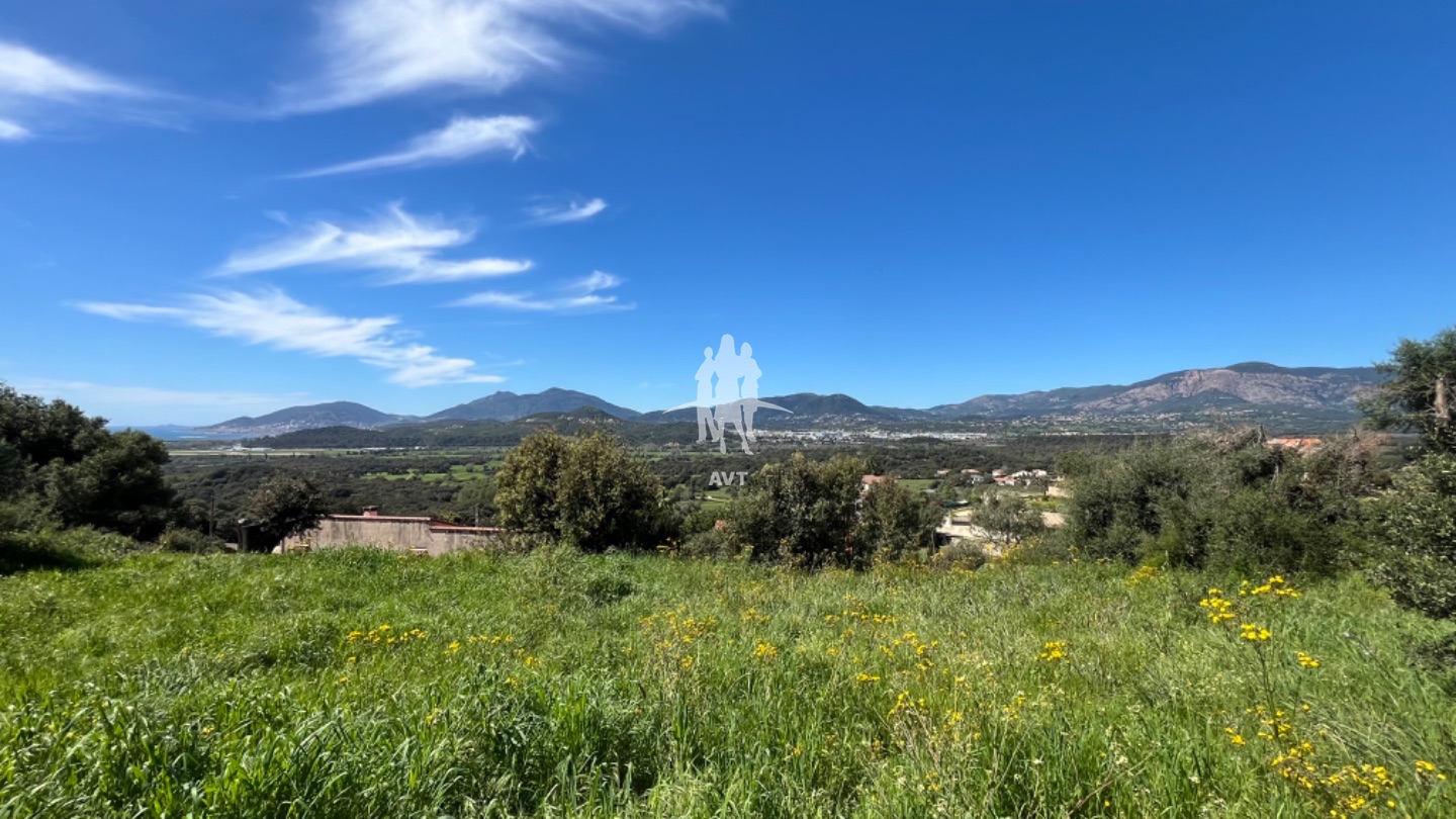 Terrain constructible à vendre  - 1976m2 - Bastelicaccia (20129)