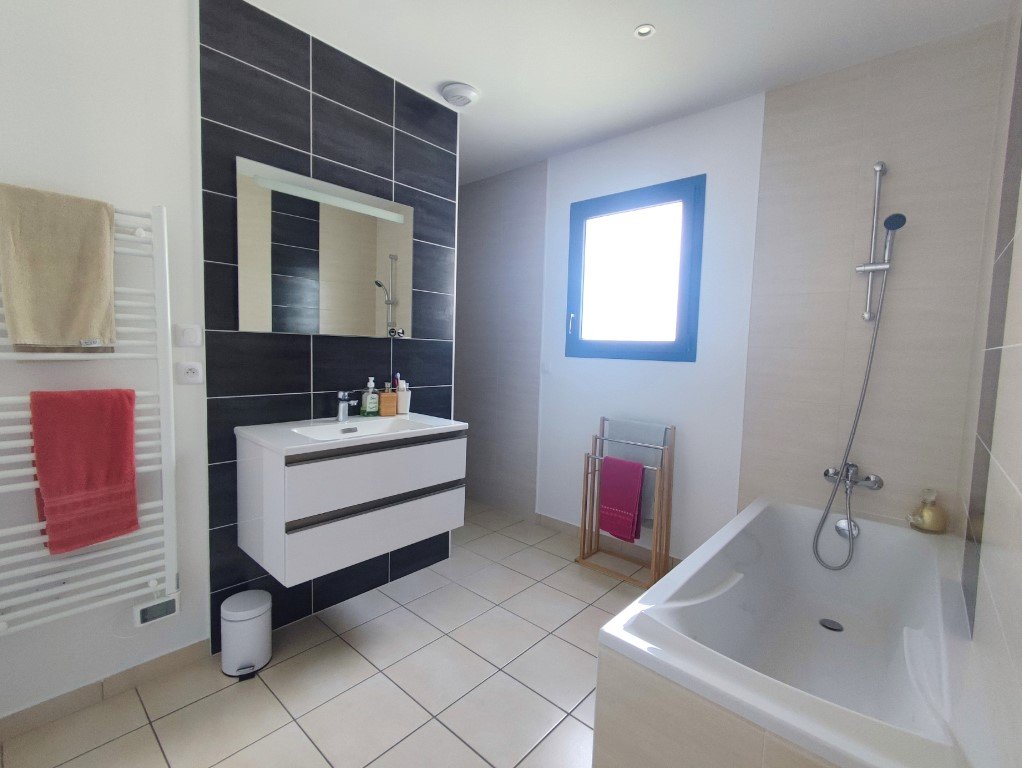 Maison à vendre  - 4 pièce(s) - 104m2 - Royan (17200)