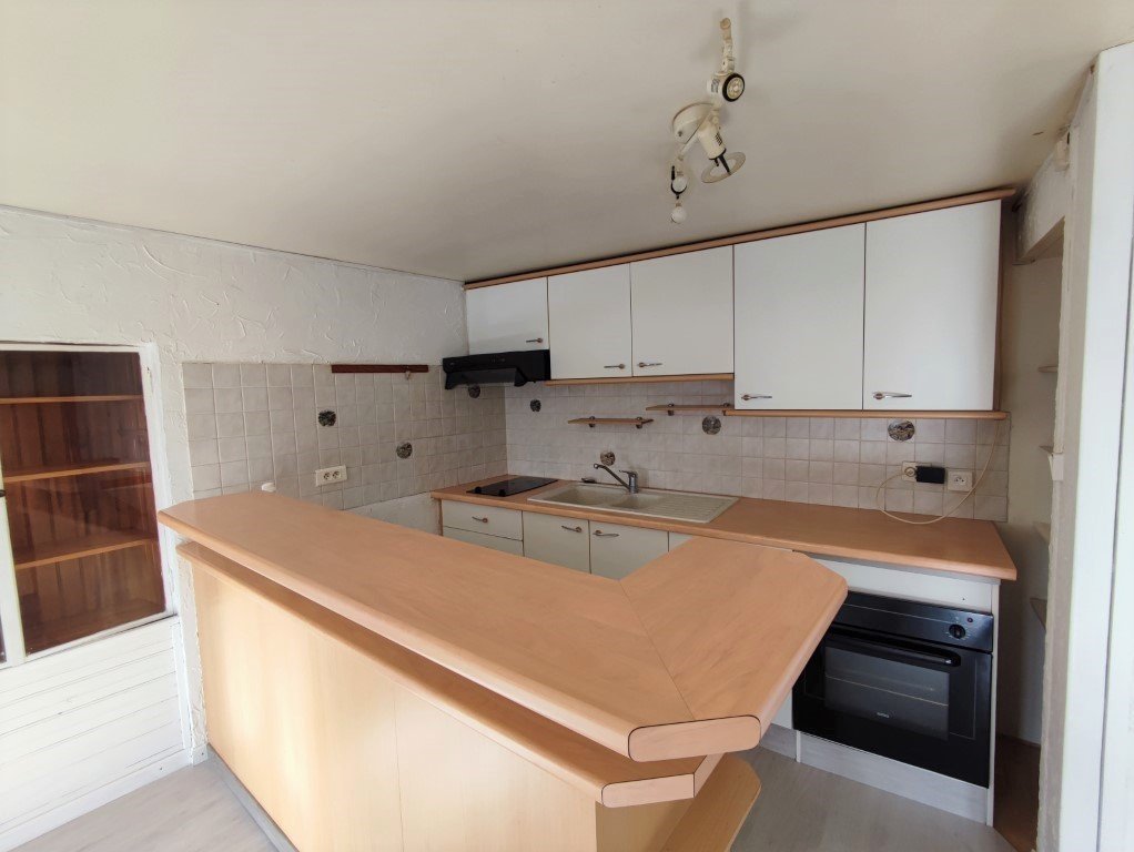 Immeuble à rénover à vendre  - 4 pièce(s) - 162m2 - Pons (17800)