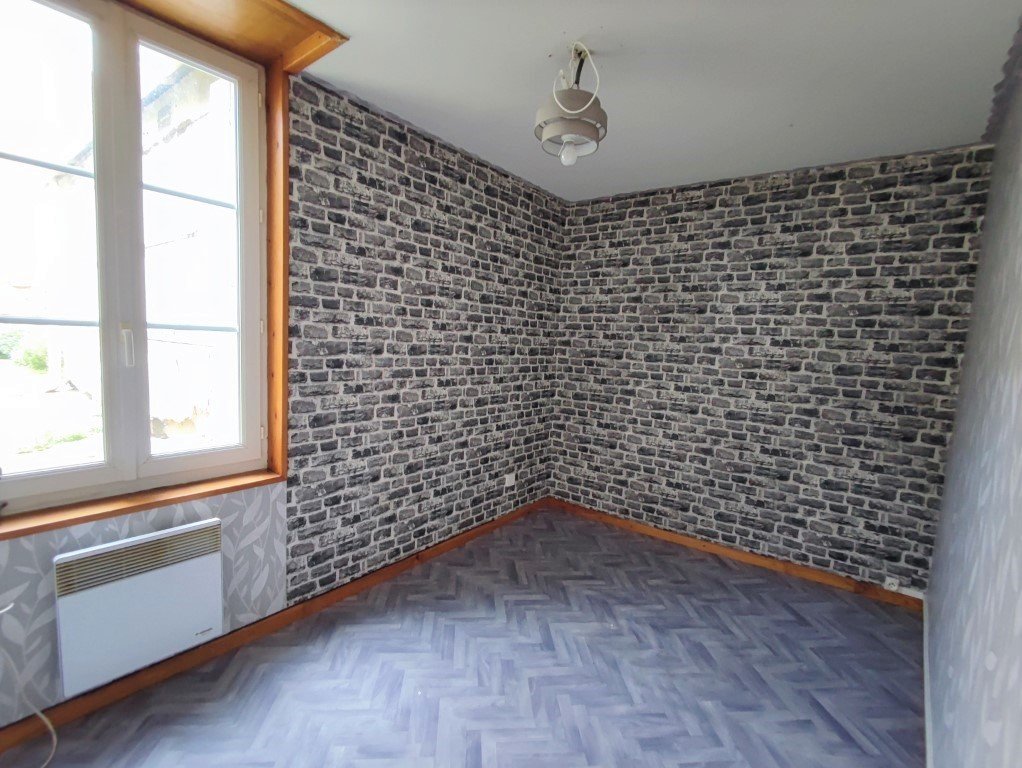 Immeuble à rénover à vendre  - 4 pièce(s) - 162m2 - Pons (17800)