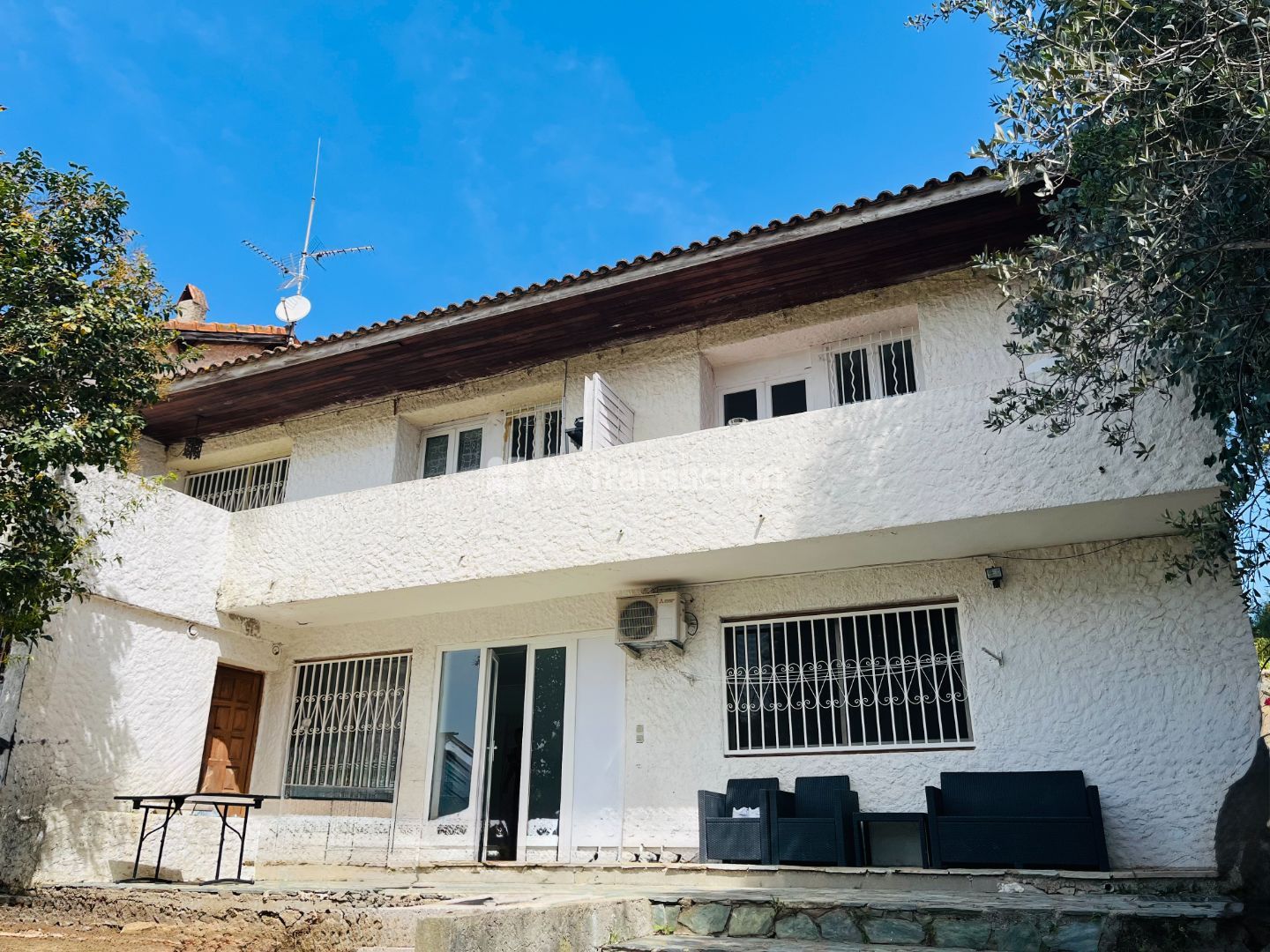 A vendre Maison avec 4 appartements sur Mezzavia