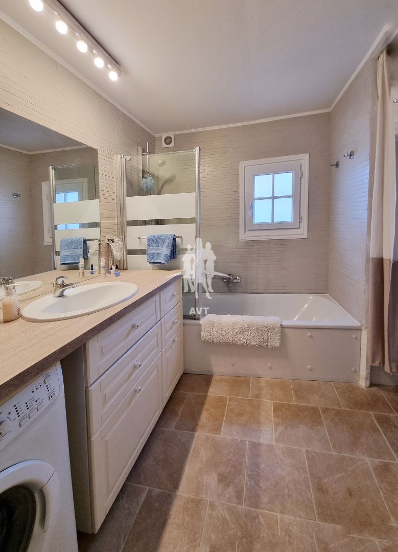 Maison à vendre  - 6 pièce(s) - 119m2 - Callas (83830)