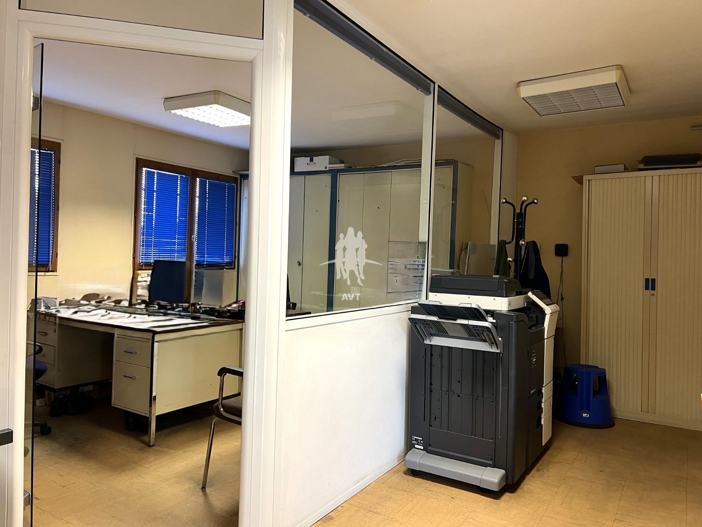 Locaux d'activité à vendre  - 6 pièce(s) - 760m2 - Bonnières -sur-seine (78270)