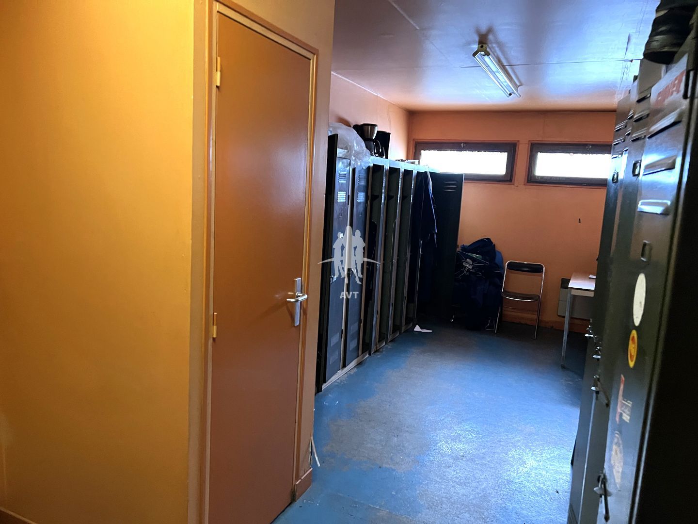 Locaux d'activité à vendre  - 6 pièce(s) - 760m2 - Bonnières -sur-seine (78270)