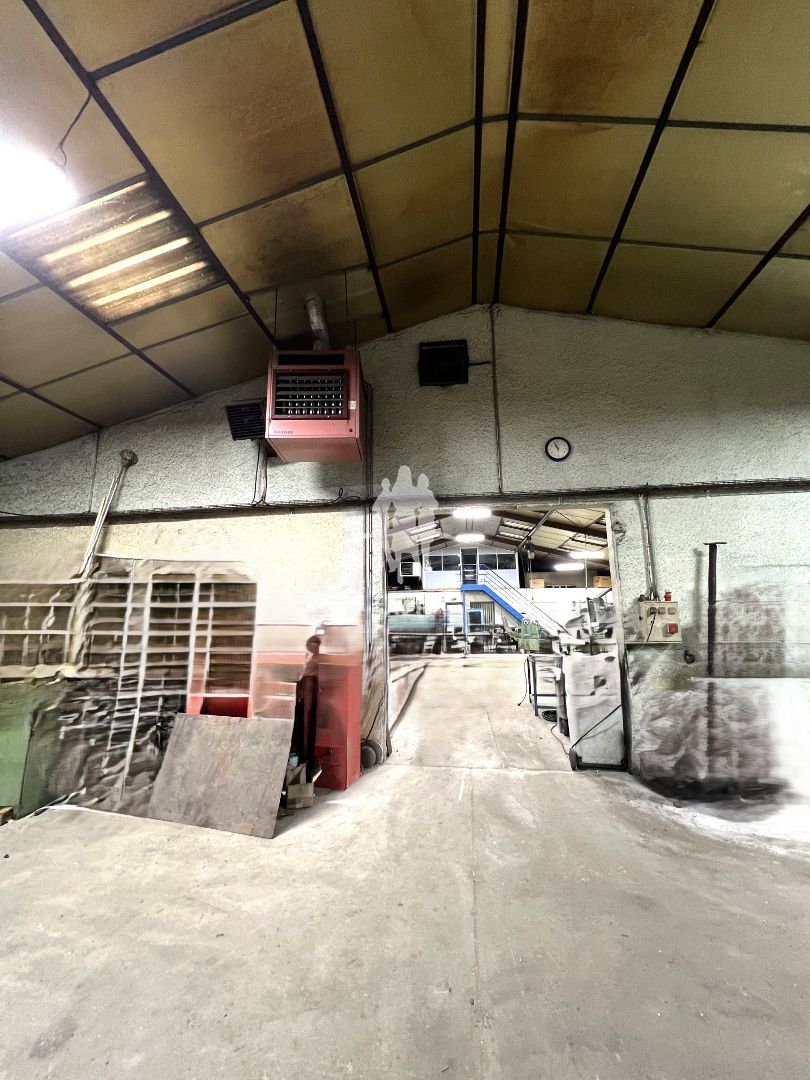 Locaux d'activité à vendre  - 6 pièce(s) - 760m2 - Bonnières -sur-seine (78270)