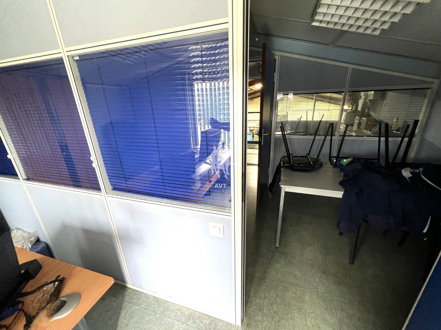 Locaux d'activité à vendre  - 6 pièce(s) - 760m2 - Bonnières -sur-seine (78270)