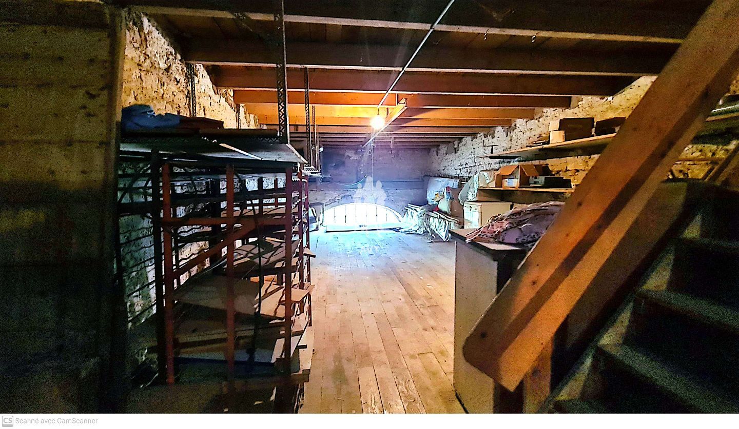 Immeuble à rénover, surface totale 750 m²
