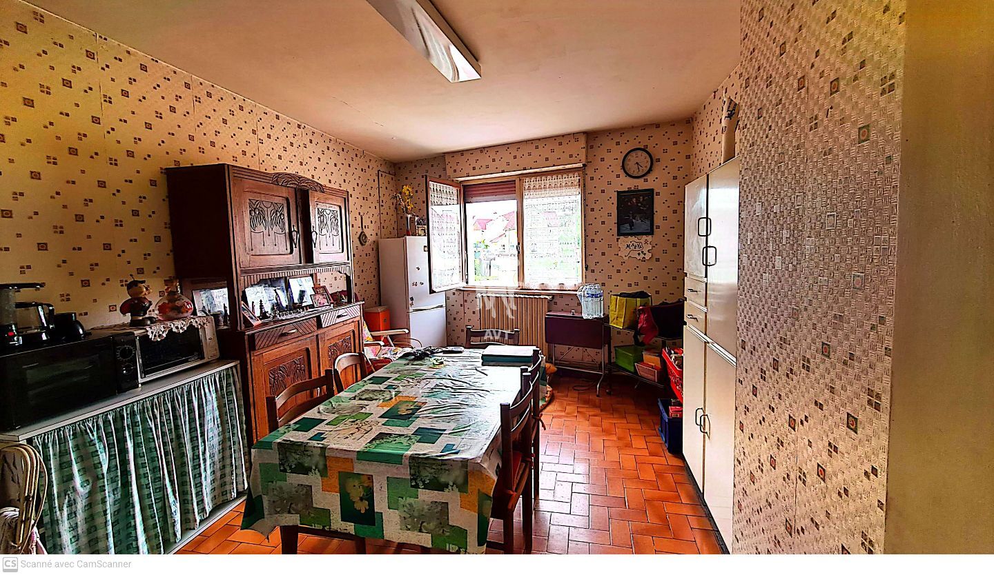 Immeuble à rénover, surface totale 750 m²