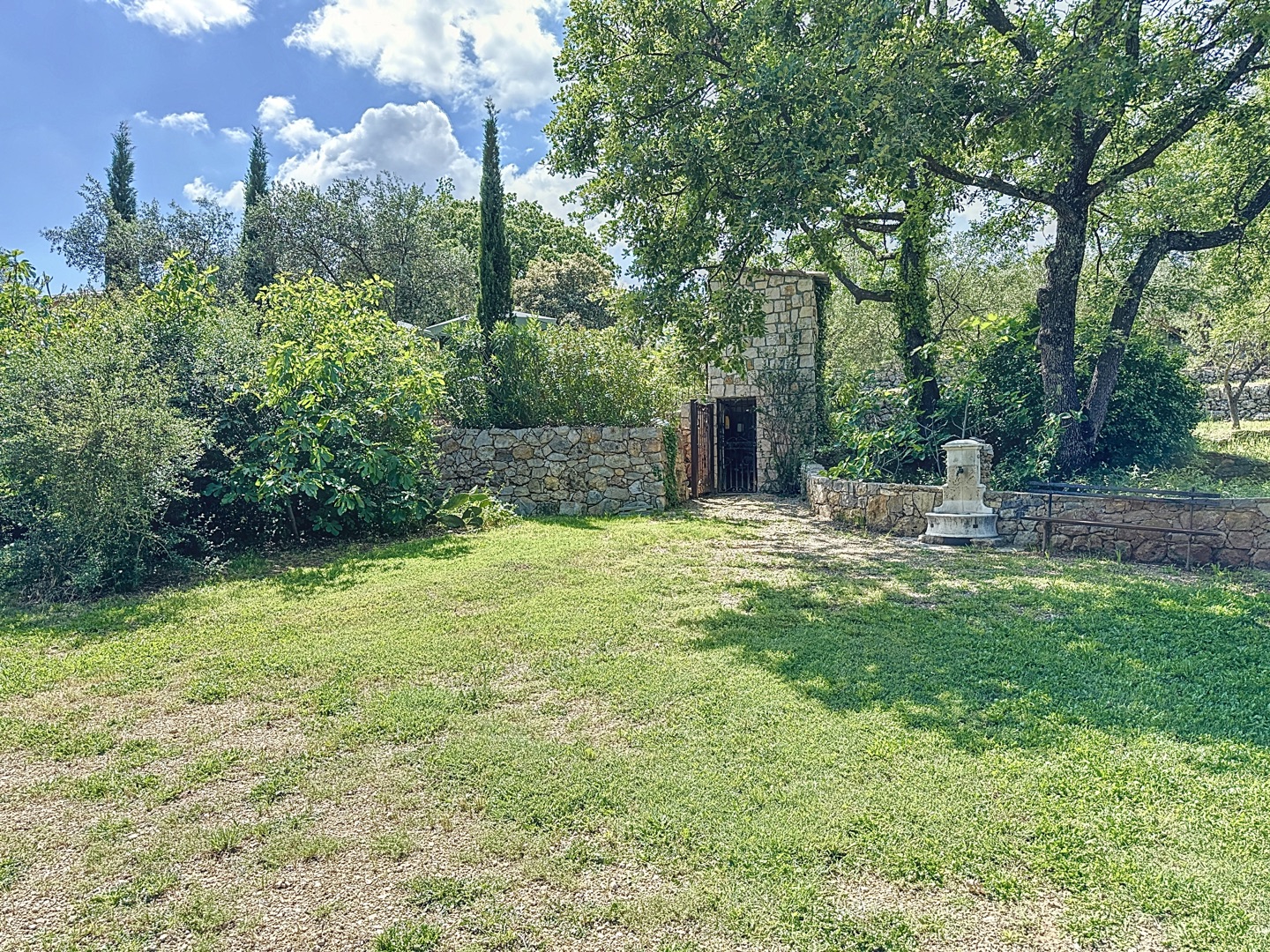 Maison à vendre  - 350m2 - Flayosc (83780)