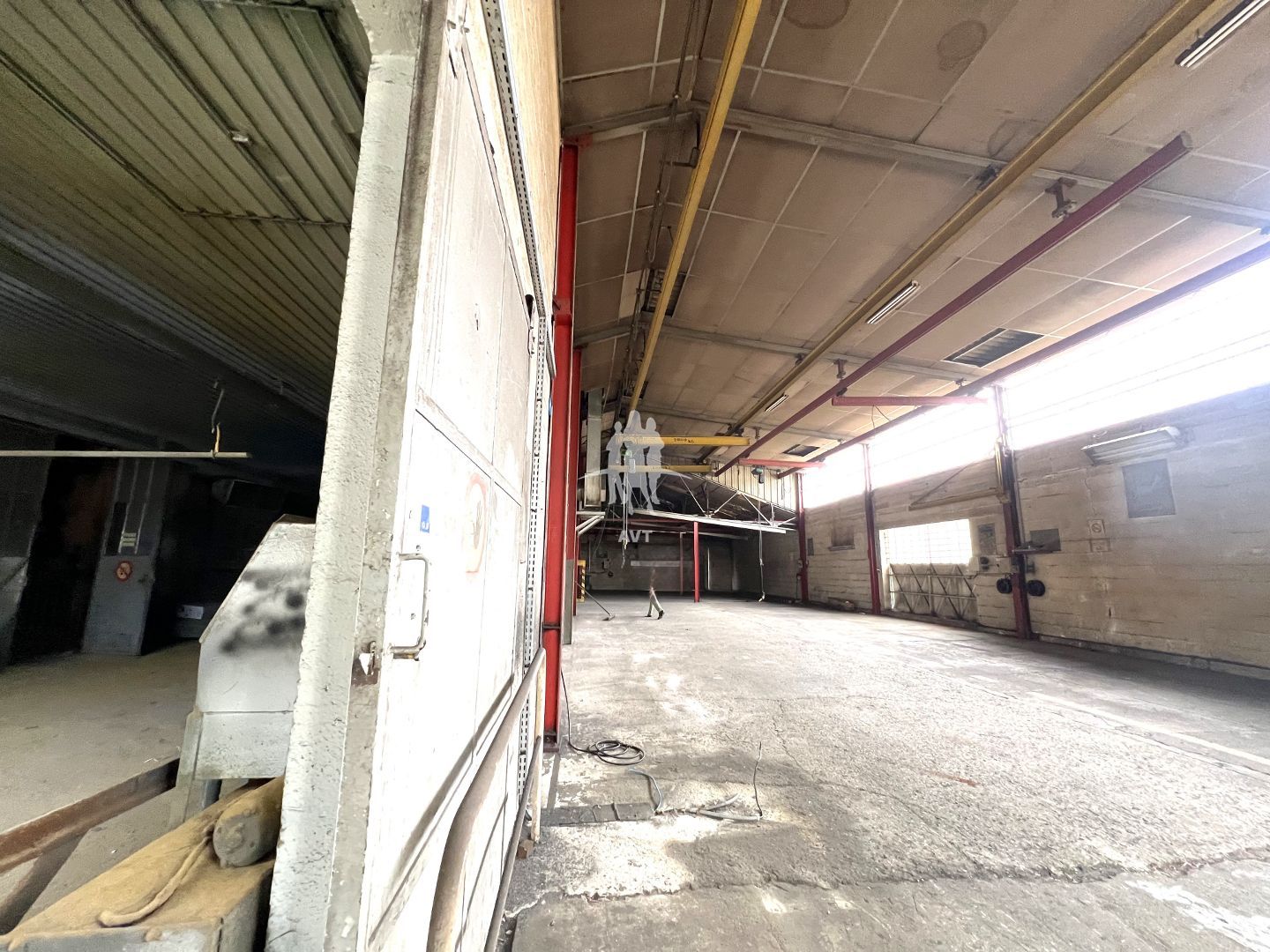 Entrepots et Bureaux à vendre  - 15 pièce(s) - 3170m2 - Bonnières-sur-seine (78270)