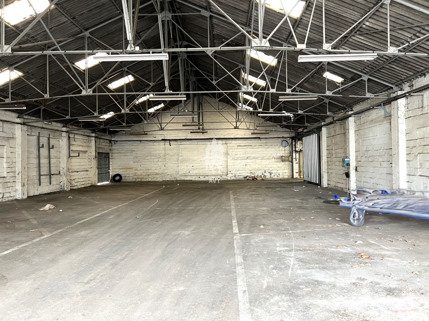 Entrepots et Bureaux à vendre  - 15 pièce(s) - 3170m2 - Bonnières-sur-seine (78270)