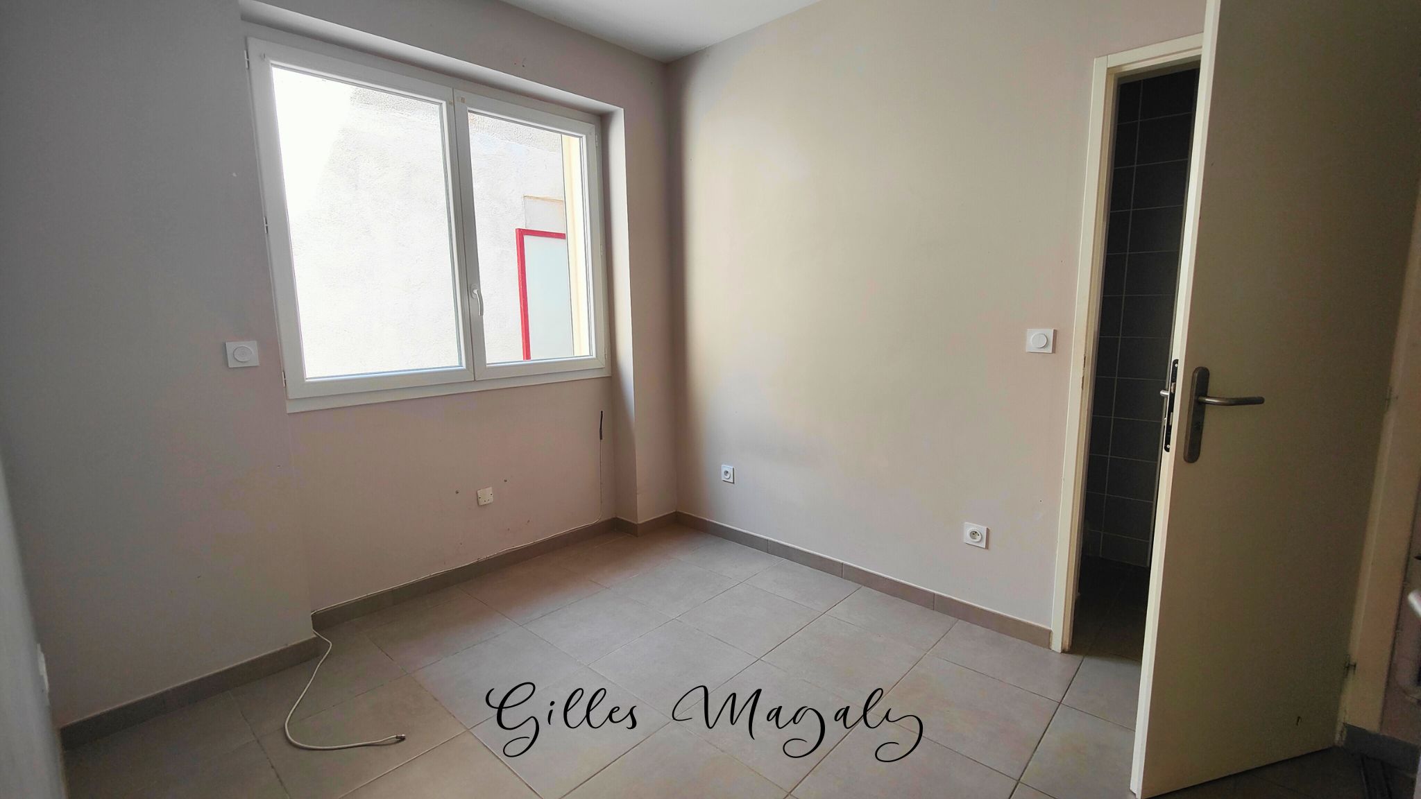 >Appartement en rez-de-jardin à vendre  - 2 pièce(s) - 26.85m2 - Nîmes (30000)