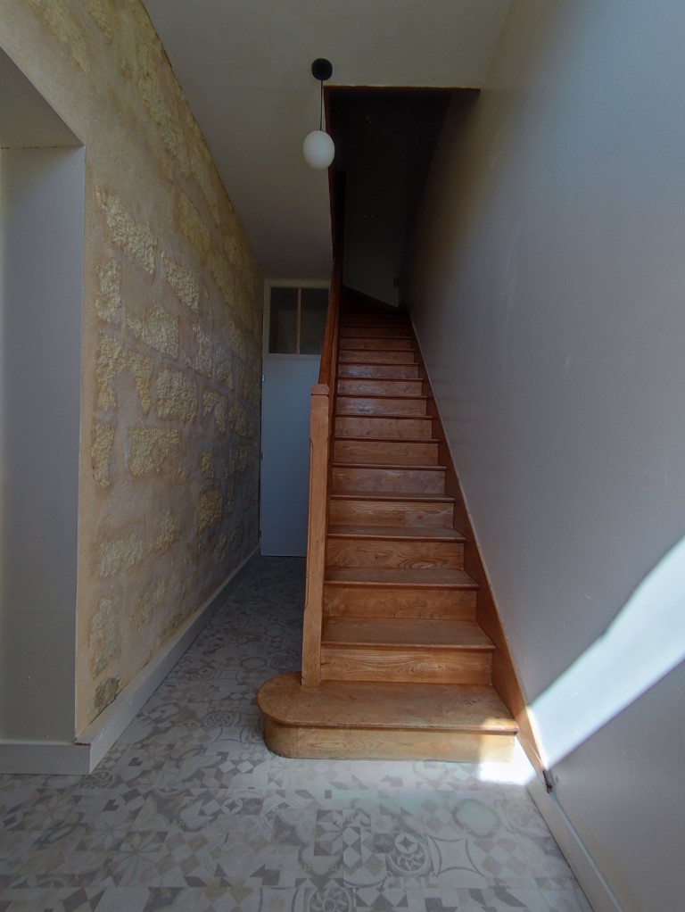 Maison en pierre à vendre  - 3 pièce(s) - 87m2 - Mortagne Sur Gironde (17120)