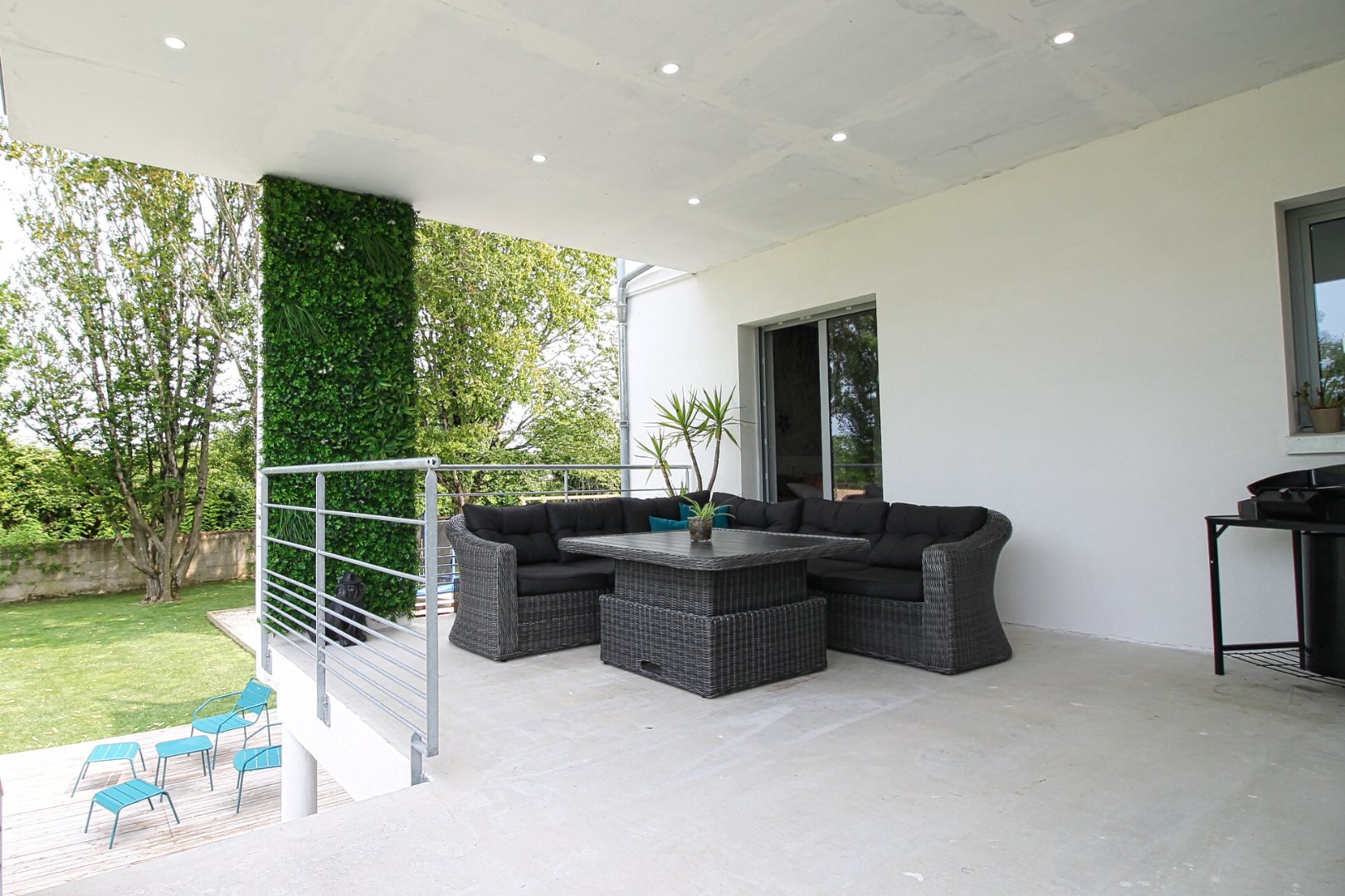 Maison rénovée à vendre  - 8 pièce(s) - 290m2 - Saujon (17600)