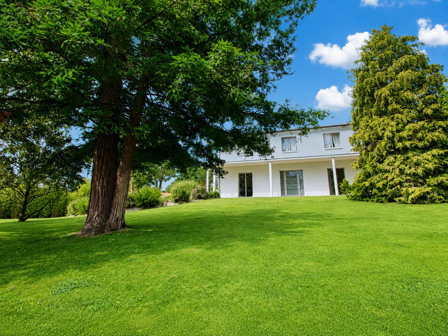 Maison rénovée à vendre  - 8 pièce(s) - 290m2 - Saujon (17600)