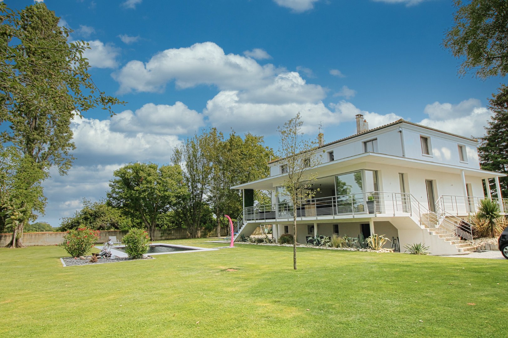 Maison rénovée à vendre  - 8 pièce(s) - 290m2 - Saujon (17600)