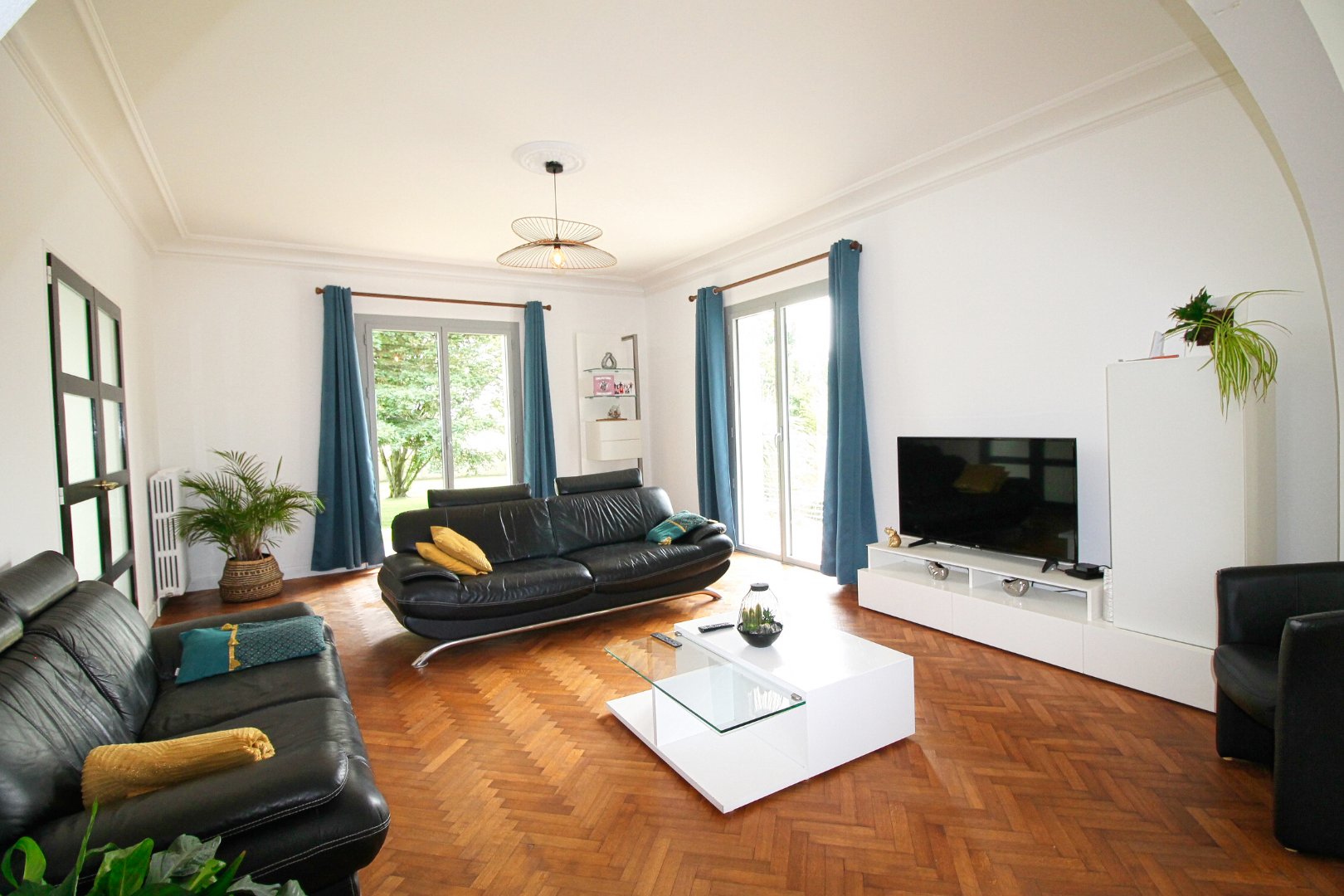 Maison rénovée à vendre  - 8 pièce(s) - 290m2 - Saujon (17600)