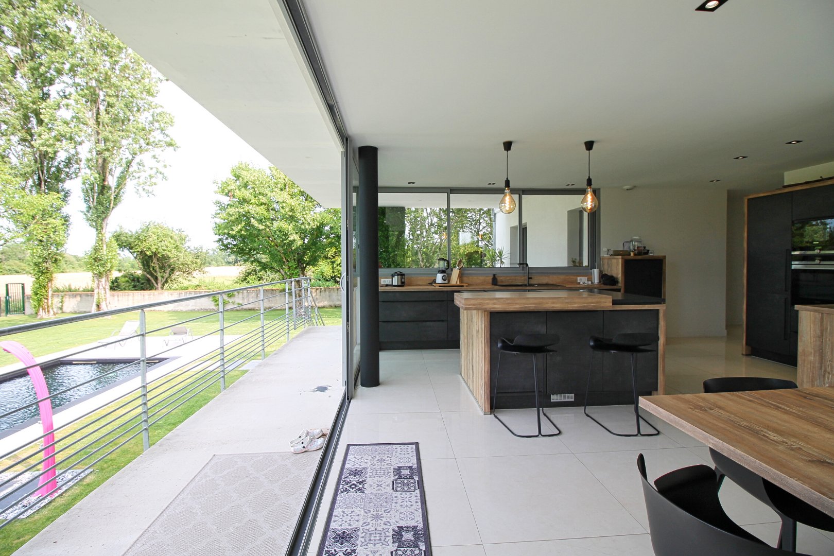 Maison rénovée à vendre  - 8 pièce(s) - 290m2 - Saujon (17600)