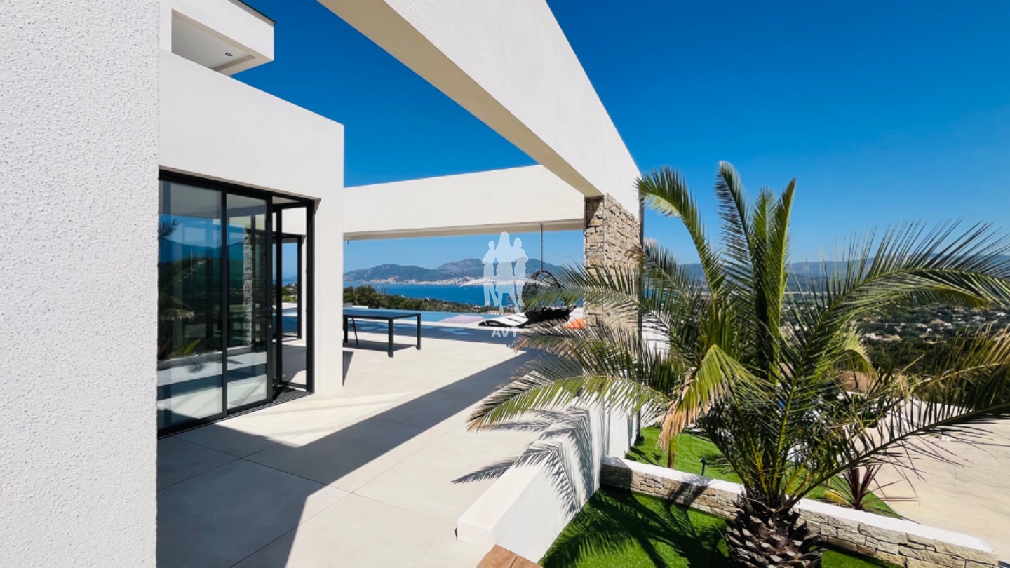 Propriété à vendre  - 7 pièce(s) - 329.43m2 - Porticcio (20166)