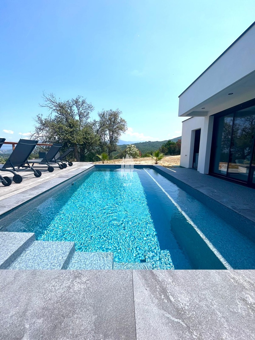 Propriété à vendre  - 7 pièce(s) - 329.43m2 - Porticcio (20166)